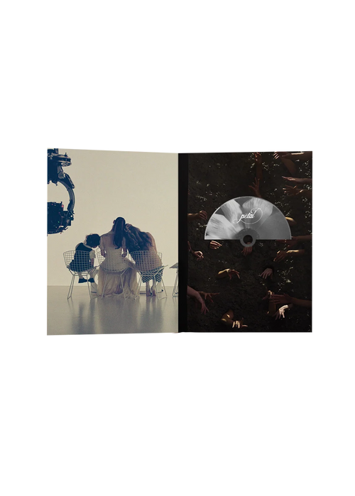 Ariana Grande petal exclusive tour edition zine cd